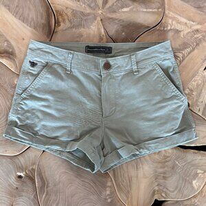 Abercrombie & Fitch Olive Green Cuffed Shorts | Size 24 | Women's Casual Summer